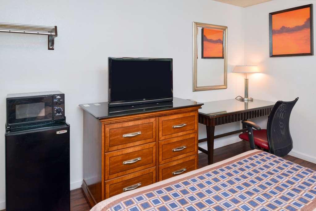 Studio 6 Suites Delano, Ca Room photo