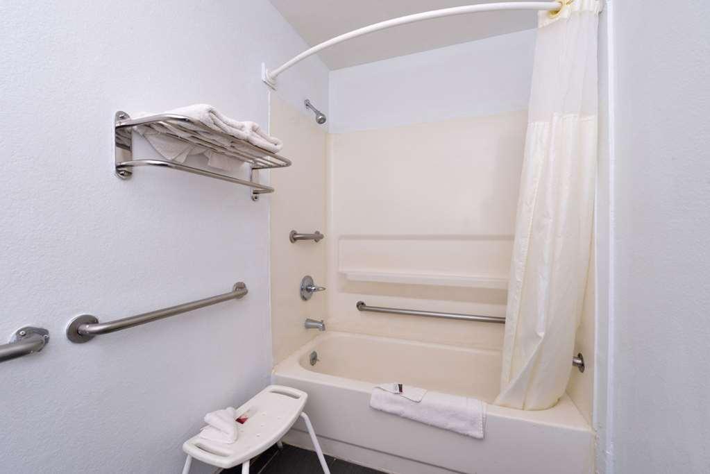 Studio 6 Suites Delano, Ca Room photo
