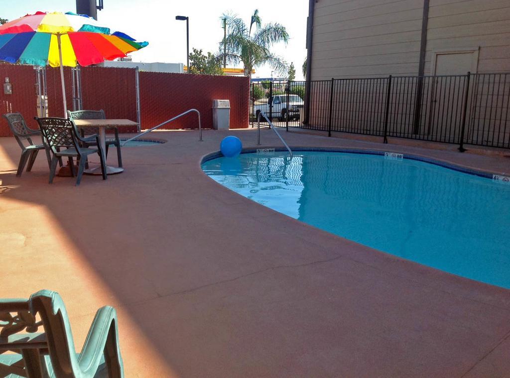 Studio 6 Suites Delano, Ca Exterior photo