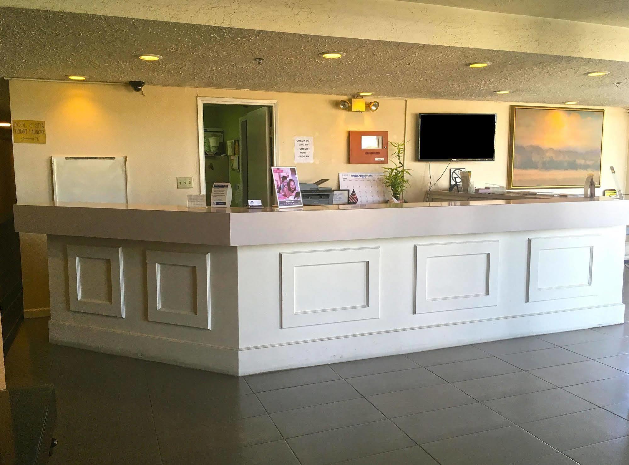 Studio 6 Suites Delano, Ca Exterior photo